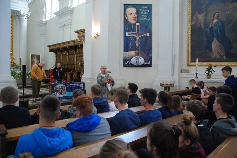 Pilegrzymka gimnazjalistów 