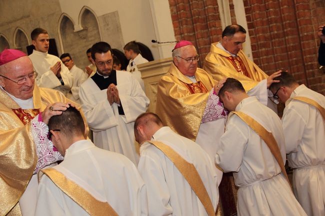 Święcenia prezbiteratu w koszalińskiej katedrze