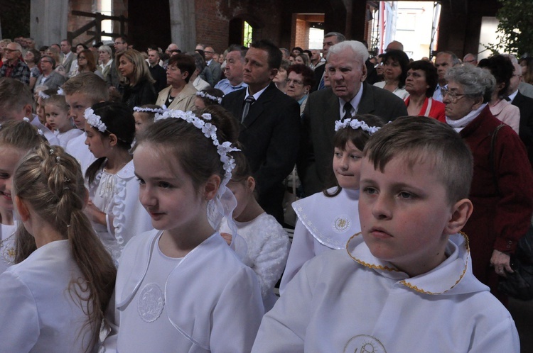 Kamień węgielny w kościele św. Jana Pawła II w Nowym Sączu