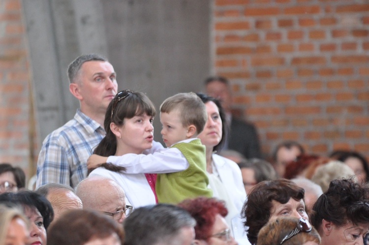 Kamień węgielny w kościele św. Jana Pawła II w Nowym Sączu