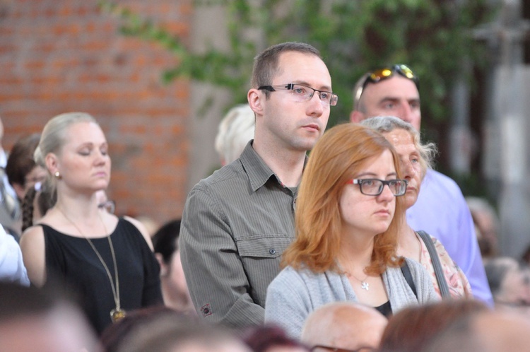 Kamień węgielny w kościele św. Jana Pawła II w Nowym Sączu