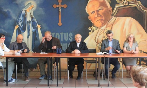 Promocja ksiązki i spotkanie po latach