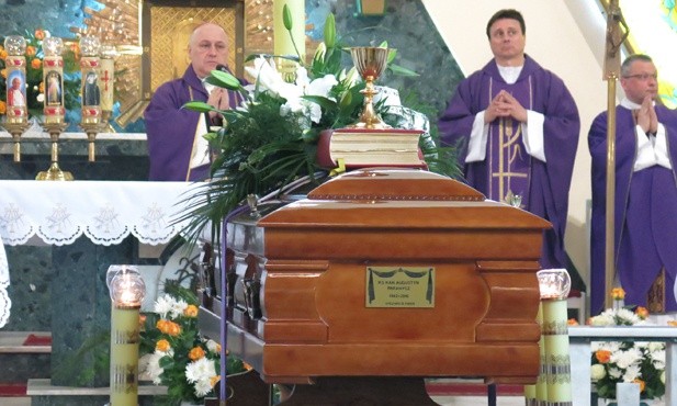 Pogrzeb ks. Paranycza