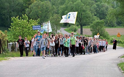 300 pielgrzymów, w większości młodych, przeszło 35 km z Żuromina.