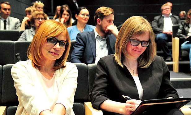 Dr hab. Ewa Maria Marciniak (z lewej) i dr Agnieszka  Łukasik-Turecka