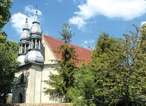 ▲	Kościół pw. św. Józefa w Starym Dworku, widok od strony zachodniej.