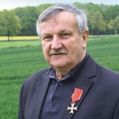 ▲	Marian Dembiński  – rolnik, przewodniczący dolnośląskiego NSZZ RI „Solidarność”, poseł na Sejm w latach 1997–2001, odznaczony Krzyżem Kawalerskim Orderu Odrodzenia Polski.