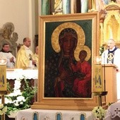 Od trzech lat kopia ikony Matki Bożej Jasnogórskiej peregrynuje po wspólnotach zakonnych. 