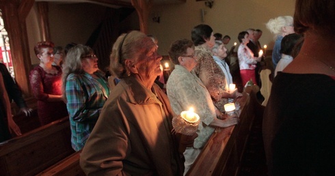 Czuwają ze świętym papieżem