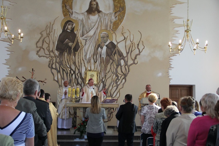 Poświęcenie kaplicy cmentarnej w Radomyślu