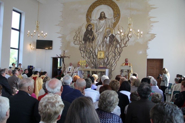 Poświęcenie kaplicy cmentarnej w Radomyślu