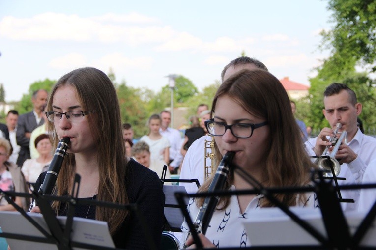 Poświęcenie kaplicy cmentarnej w Radomyślu