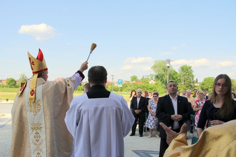 Poświęcenie kaplicy cmentarnej w Radomyślu