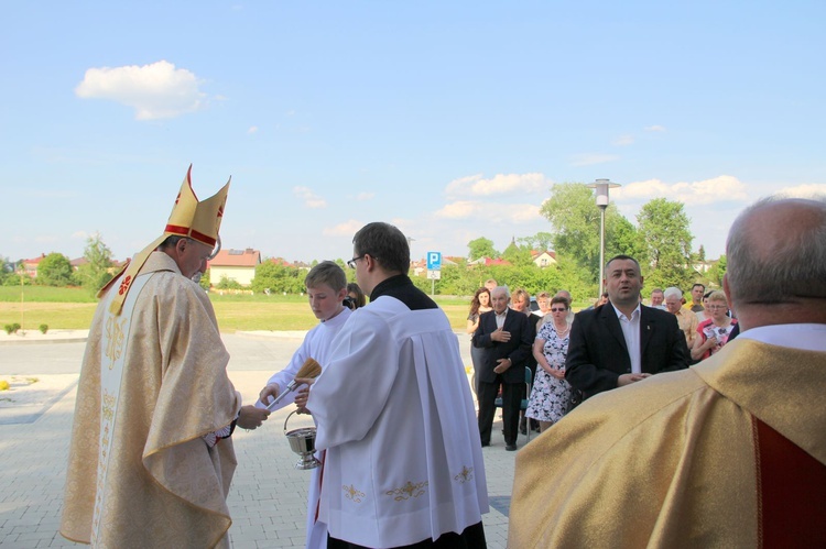 Poświęcenie kaplicy cmentarnej w Radomyślu