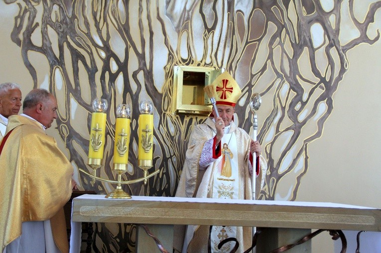 Poświęcenie kaplicy cmentarnej w Radomyślu
