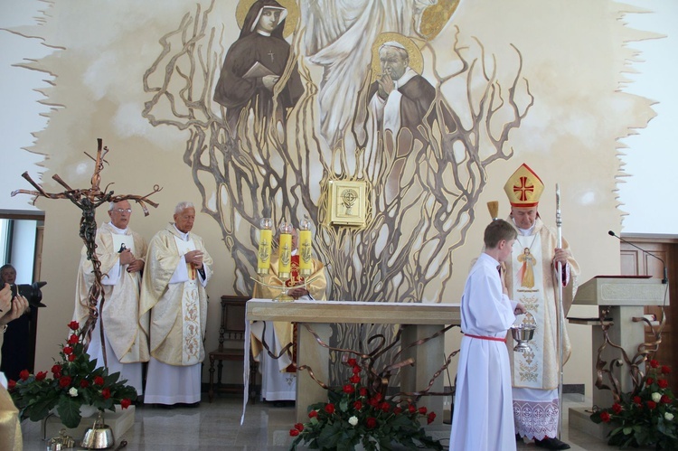 Poświęcenie kaplicy cmentarnej w Radomyślu