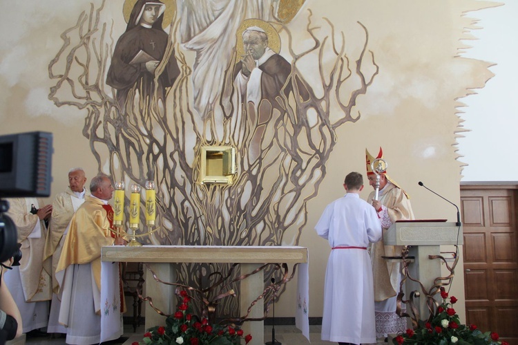 Poświęcenie kaplicy cmentarnej w Radomyślu