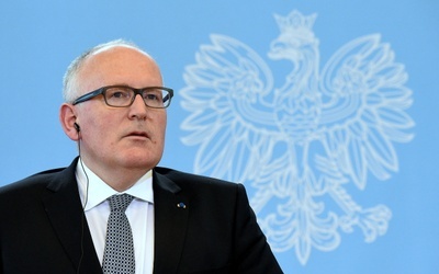 Timmermans: Konflikt wokół TK wewnętrznym problemem Polski