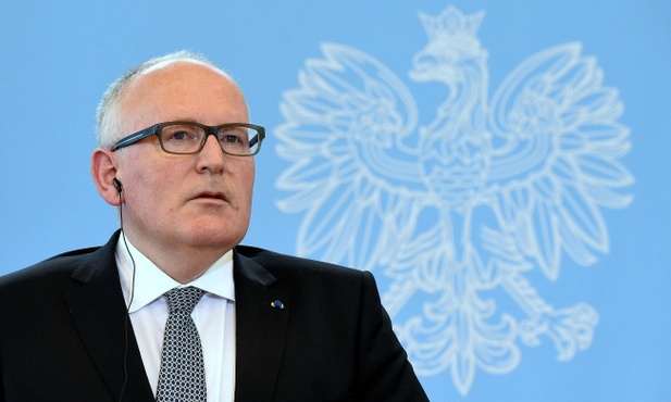 Timmermans: Konflikt wokół TK wewnętrznym problemem Polski