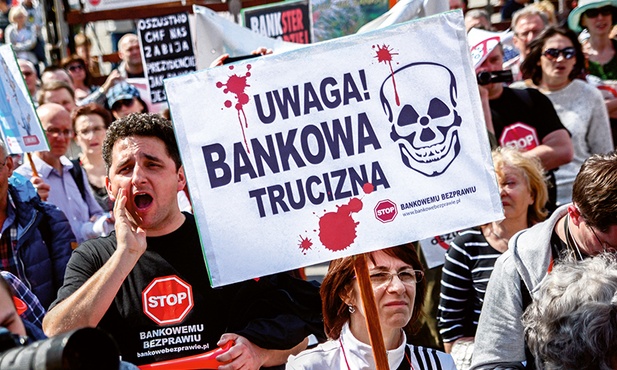 Kwiecień 2016 r. Demonstracja frankowiczów, domagających się ustawowego rozwiązania ich problemów ze spłatą zaciągniętych kredytów przed siedzibą Komisji Nadzoru Finansowego.