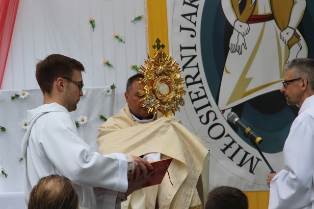 Procesja Bożego Ciała w parafii św. Elżbiety w Cieszynie