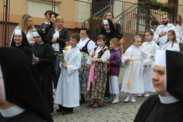 Procesja Bożego Ciała w parafii św. Elżbiety w Cieszynie