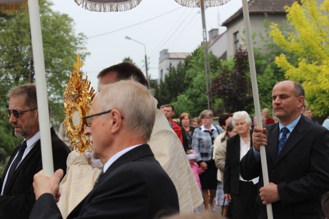 Procesja Bożego Ciała w parafii św. Elżbiety w Cieszynie