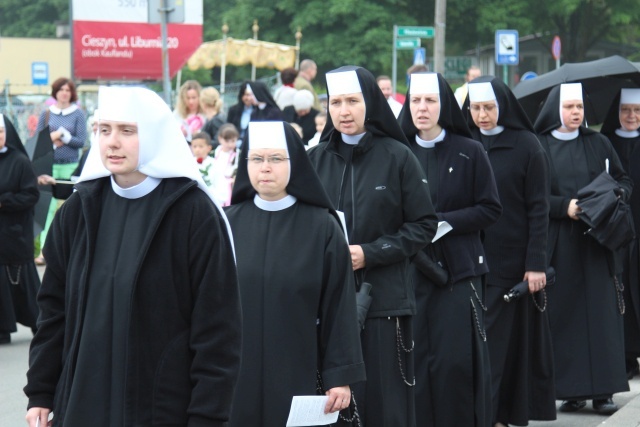 Procesja Bożego Ciała w parafii św. Elżbiety w Cieszynie