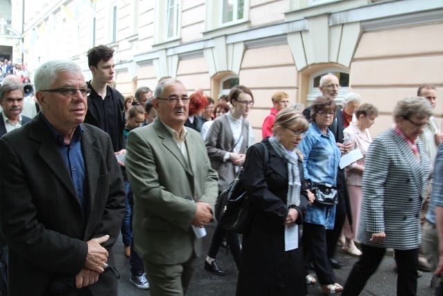 Procesja Bożego Ciała w parafii św. Elżbiety w Cieszynie