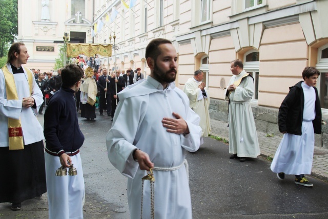 Procesja Bożego Ciała w parafii św. Elżbiety w Cieszynie