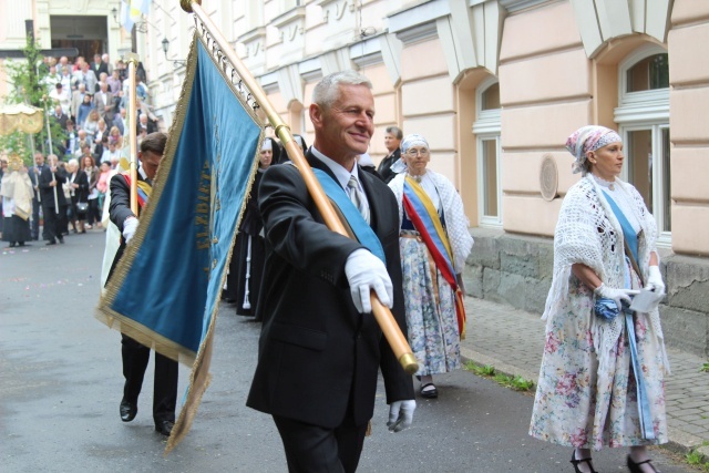 Procesja Bożego Ciała w parafii św. Elżbiety w Cieszynie