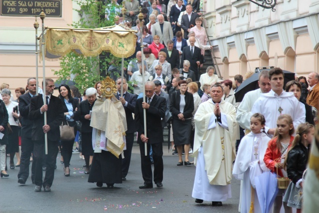 Procesja Bożego Ciała w parafii św. Elżbiety w Cieszynie