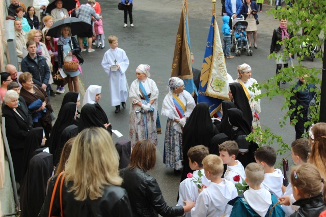 Procesja Bożego Ciała w parafii św. Elżbiety w Cieszynie