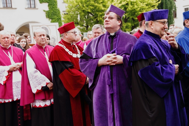 Boże Ciało 2016 - procesja z Wawelu na Rynek Główny 