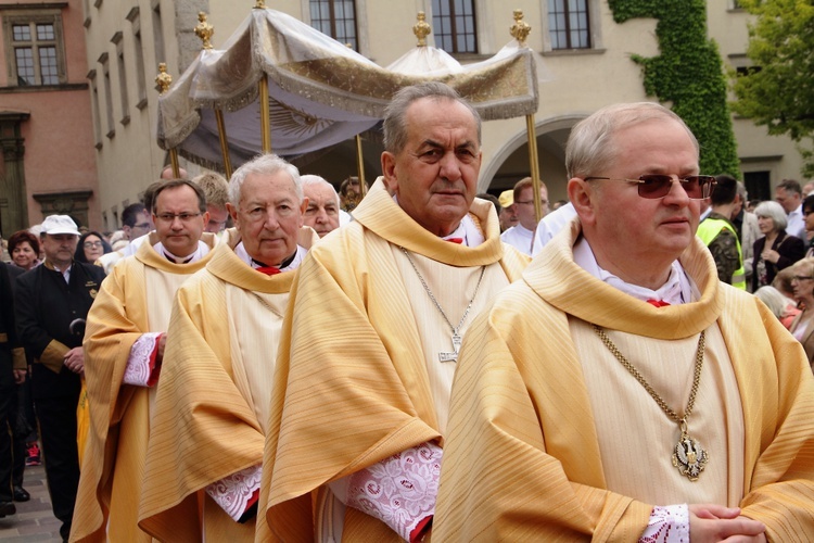 Boże Ciało 2016 - procesja z Wawelu na Rynek Główny 