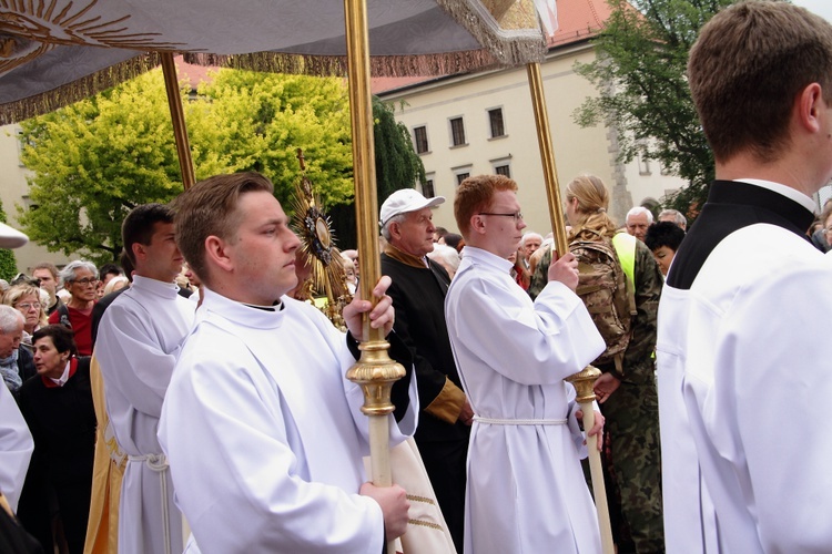 Boże Ciało 2016 - procesja z Wawelu na Rynek Główny 