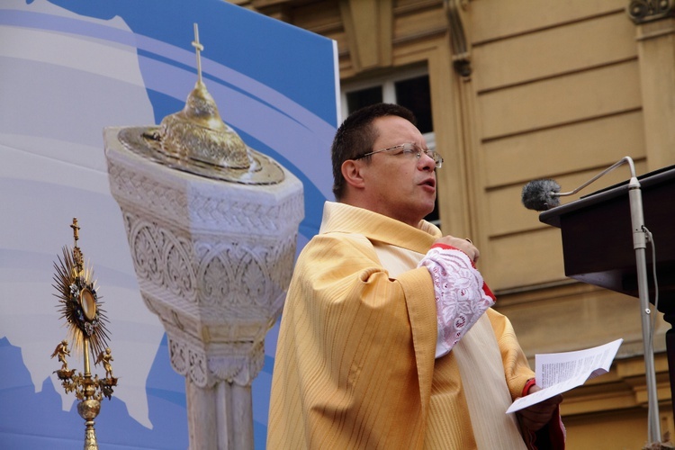 Boże Ciało 2016 - procesja z Wawelu na Rynek Główny 