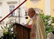 Boże Ciało 2016 - procesja z Wawelu na Rynek Główny 