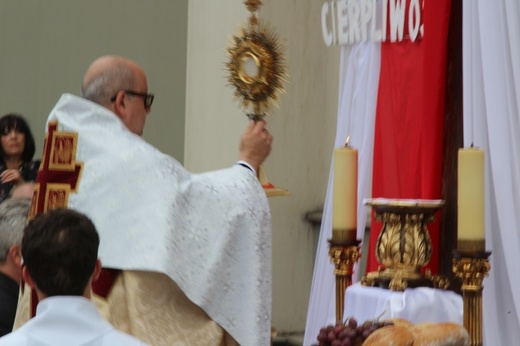 Procesja Bożego Ciała w parafii św. Marii Magdaleny w Cieszynie