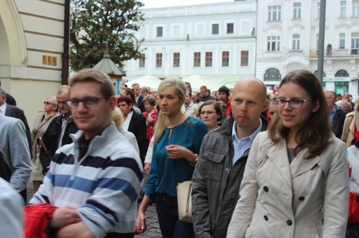 Procesja Bożego Ciała w parafii św. Marii Magdaleny w Cieszynie