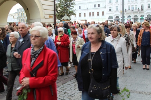 Procesja Bożego Ciała w parafii św. Marii Magdaleny w Cieszynie