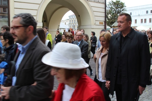 Procesja Bożego Ciała w parafii św. Marii Magdaleny w Cieszynie