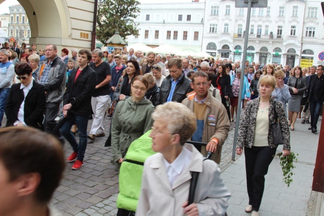 Procesja Bożego Ciała w parafii św. Marii Magdaleny w Cieszynie