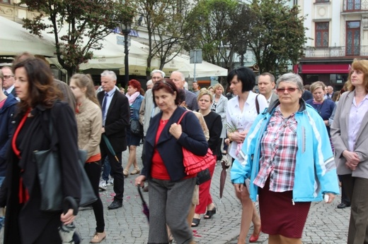 Procesja Bożego Ciała w parafii św. Marii Magdaleny w Cieszynie