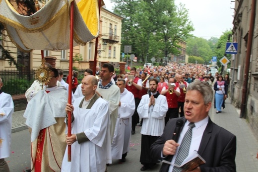 Procesja Bożego Ciała w parafii św. Marii Magdaleny w Cieszynie