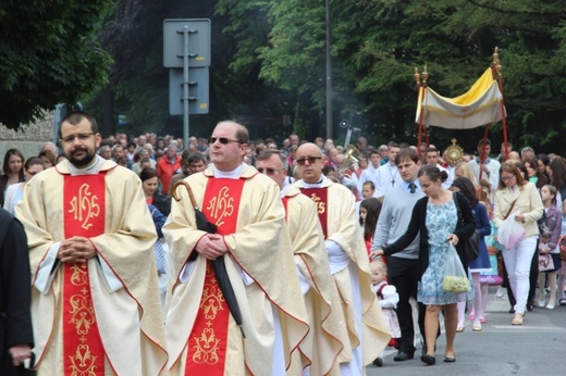 Procesja Bożego Ciała w parafii św. Marii Magdaleny w Cieszynie