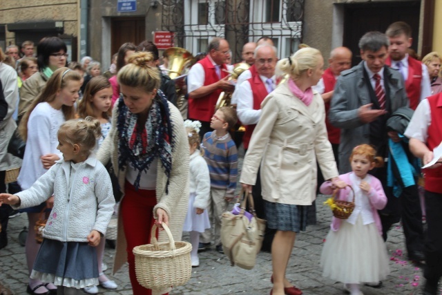 Procesja Bożego Ciała w parafii św. Marii Magdaleny w Cieszynie