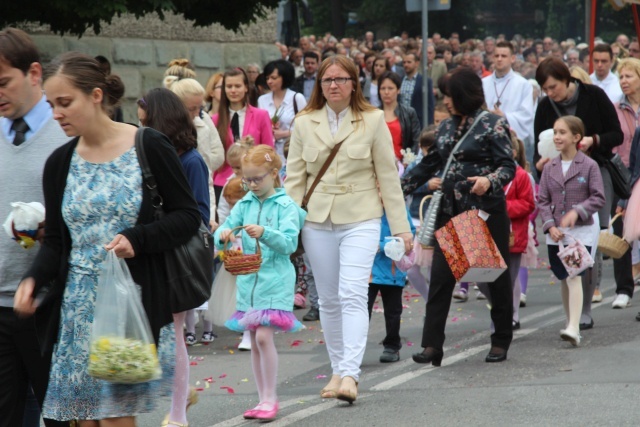 Procesja Bożego Ciała w parafii św. Marii Magdaleny w Cieszynie