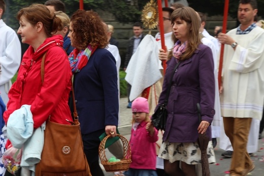 Procesja Bożego Ciała w parafii św. Marii Magdaleny w Cieszynie