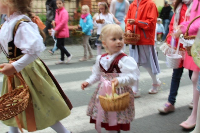 Procesja Bożego Ciała w parafii św. Marii Magdaleny w Cieszynie